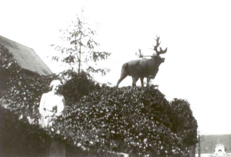 Caribou Monument at Monchy - Monument dun caribou  Monchy